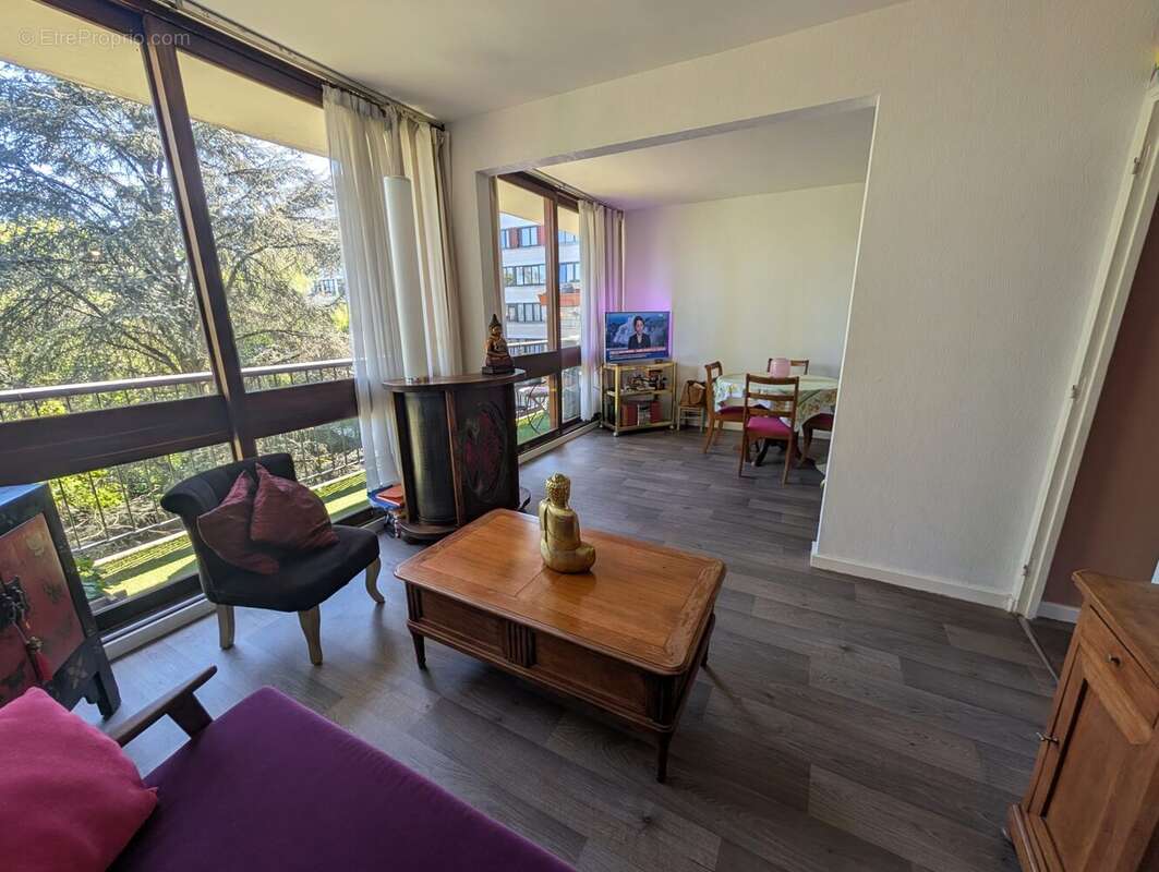 Appartement à FONTENAY-LE-FLEURY