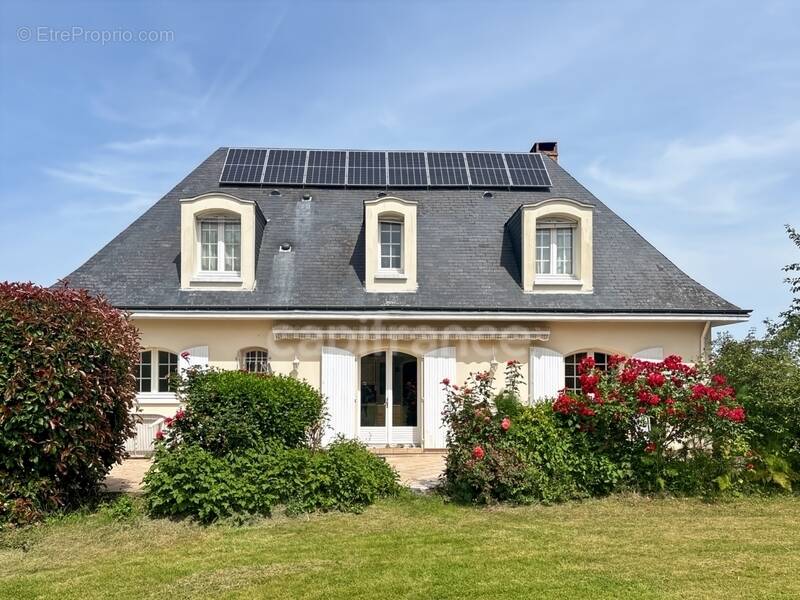 Maison à YVRE-L'EVEQUE