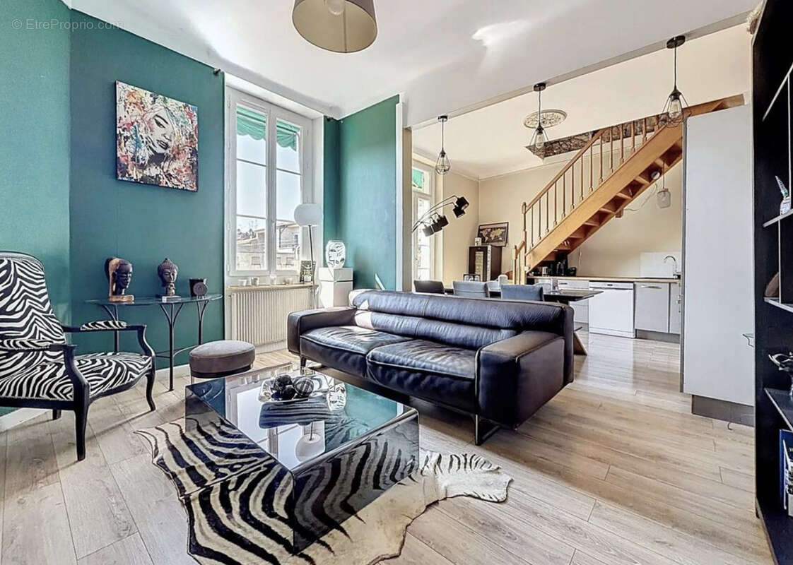 Appartement à MARSEILLE-6E