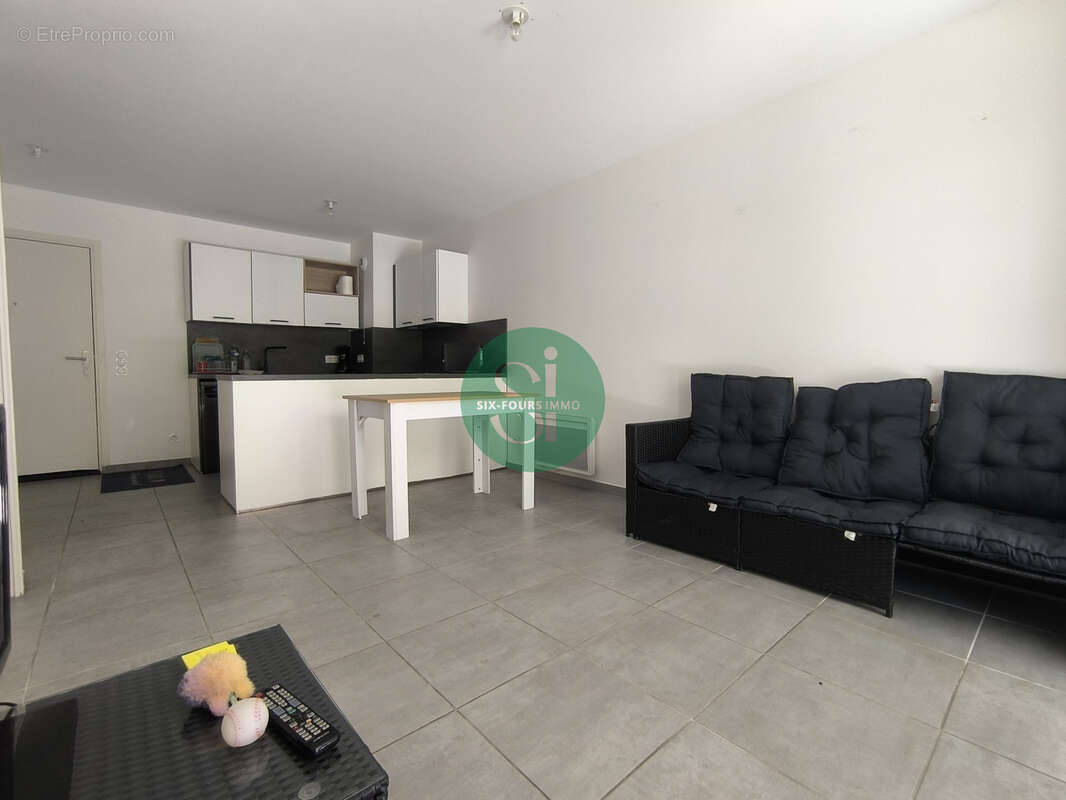 Appartement à SIX-FOURS-LES-PLAGES