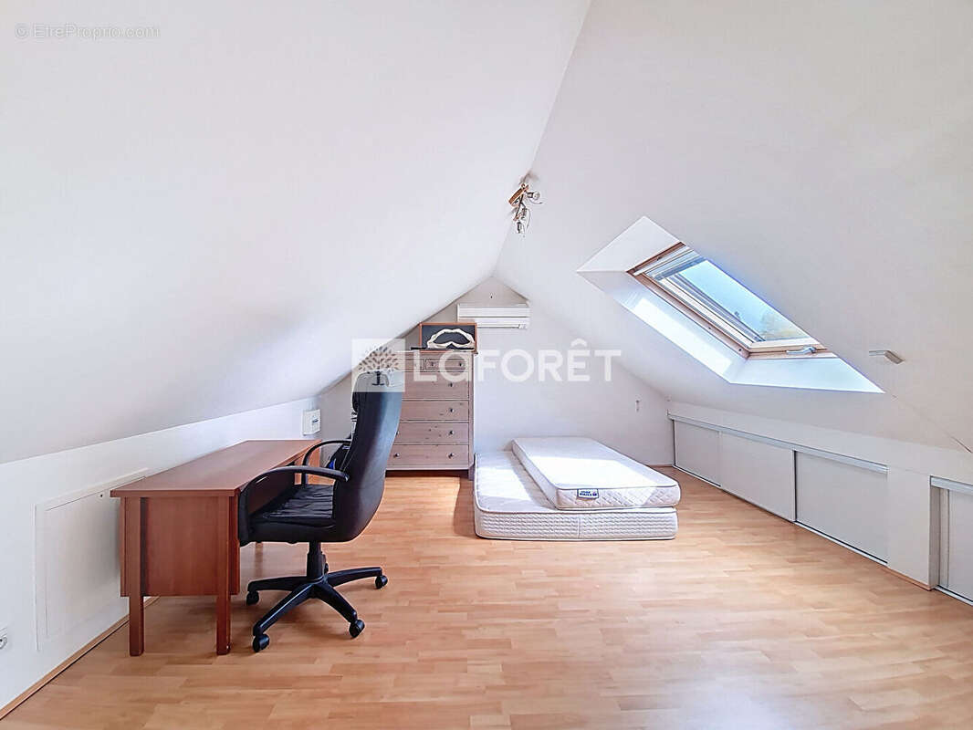 Maison à VERNEUIL-SUR-SEINE