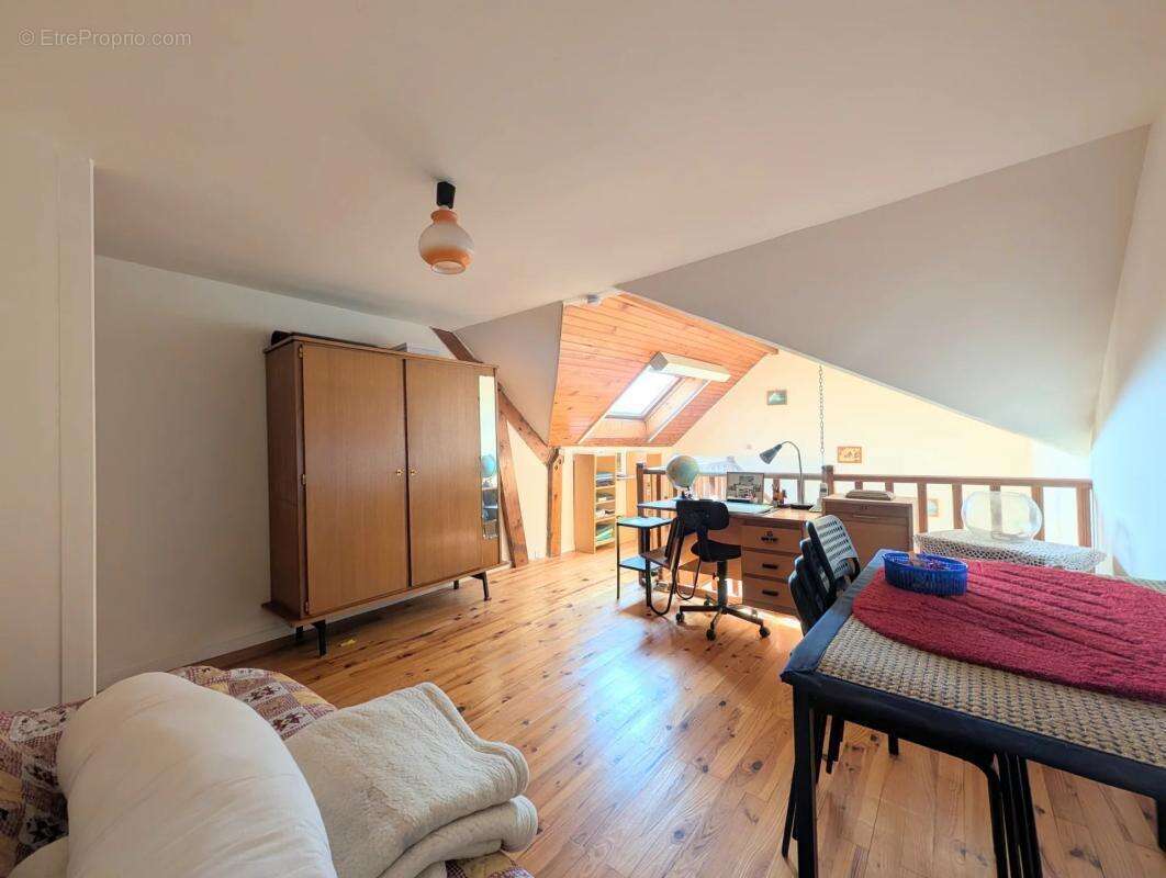Maison à LES CLAYES-SOUS-BOIS