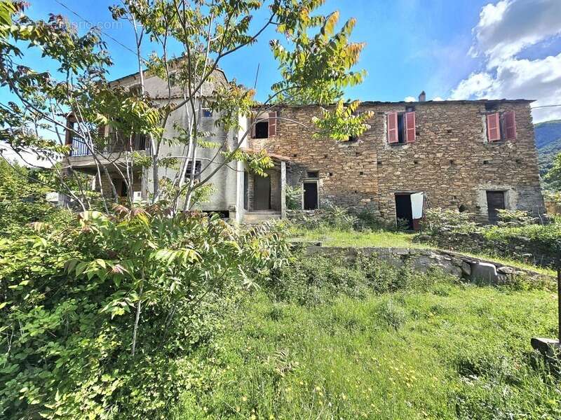 Deux maisons de village en pierre, 150 m2 à rénover avec jardin et caves aménageables à SAN LORENZO, HAUTE CORSE (20) - photo 2