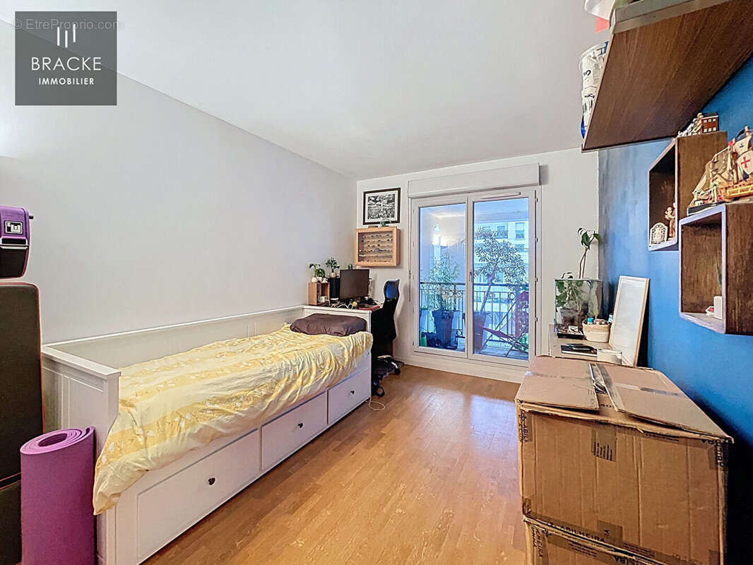 Appartement à COURBEVOIE