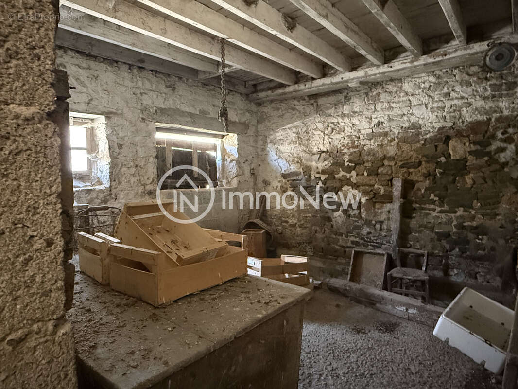 Maison à LE VAL-SAINT-PERE