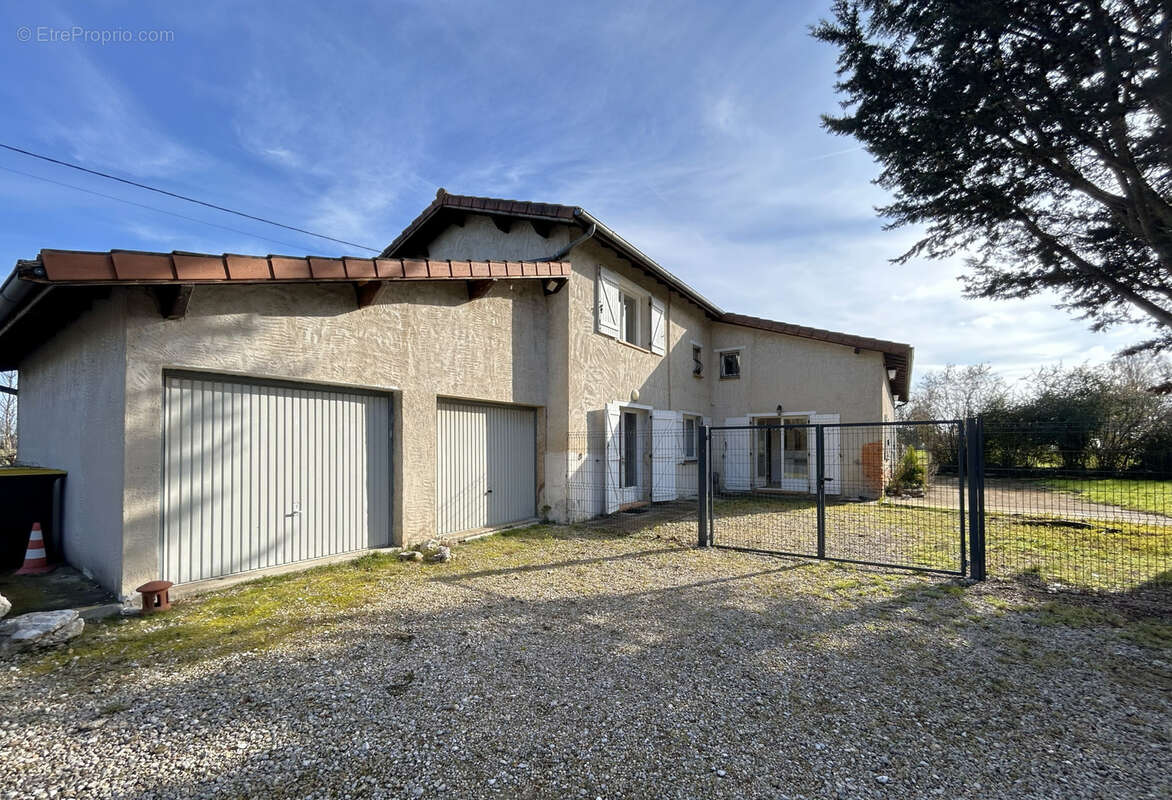 Maison à CHATILLON-SUR-CHALARONNE