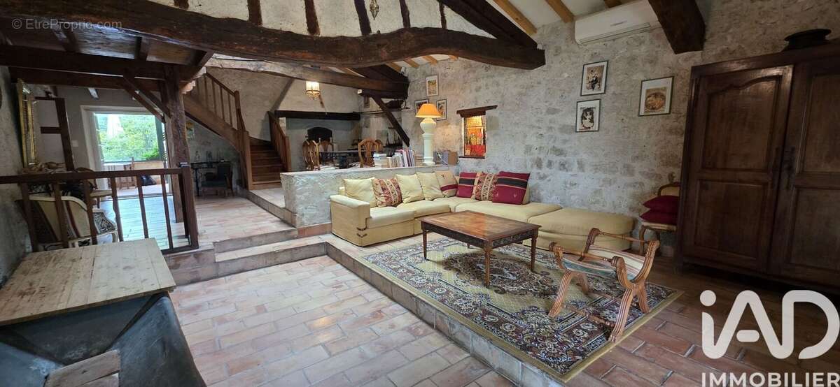 Photo 3 - Maison à MONTJOI