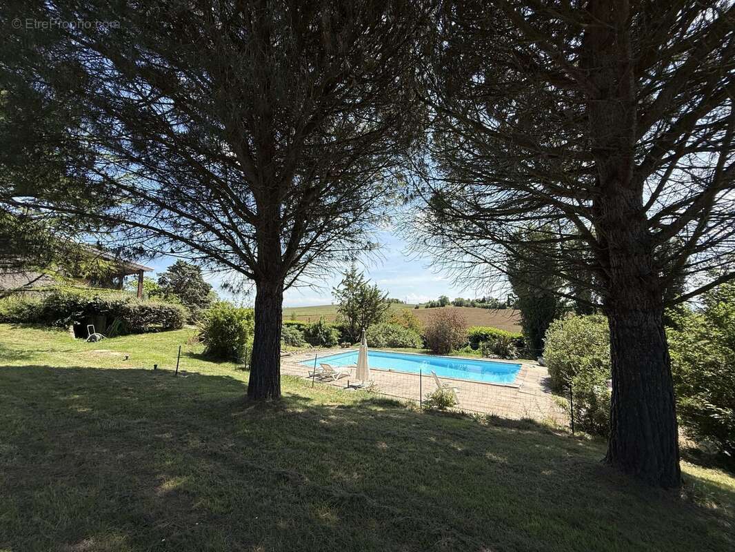 Maison à CLERMONT-LE-FORT