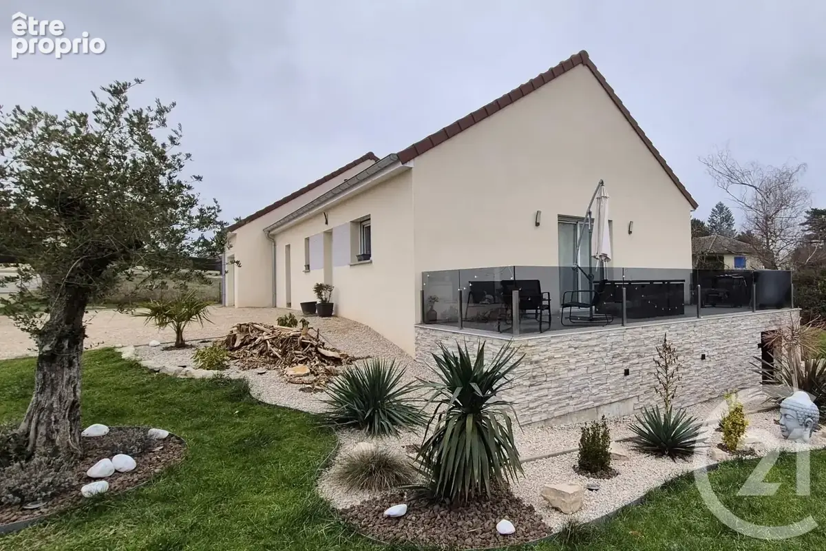 Maison à LA CHAPELLE-NAUDE