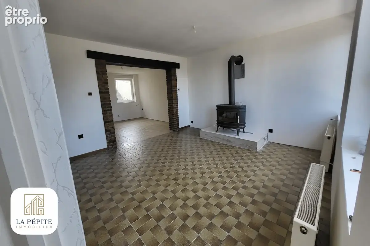 Maison semi-individuelle rénovée - 108,8 m2 - 3 chambres - Terrain, garages et dépendances - photo 3