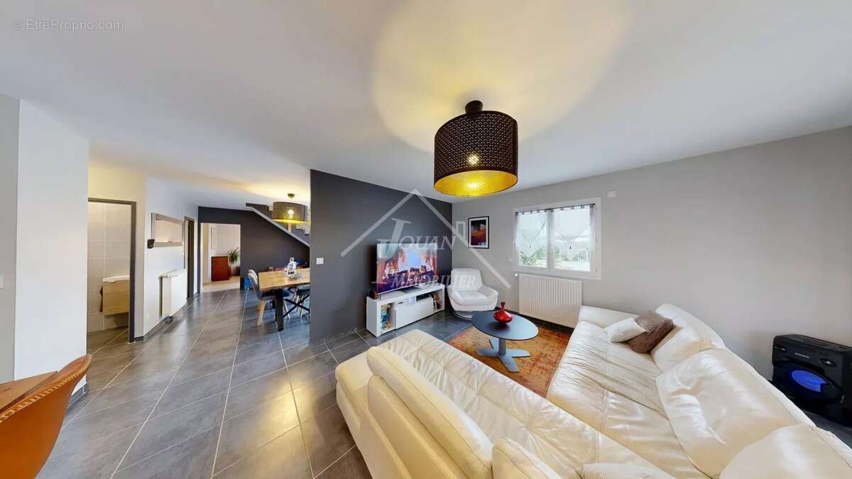 Maison à BROUT-VERNET