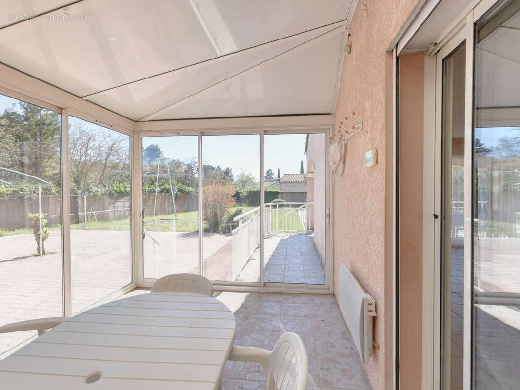 Maison à MONTELIMAR