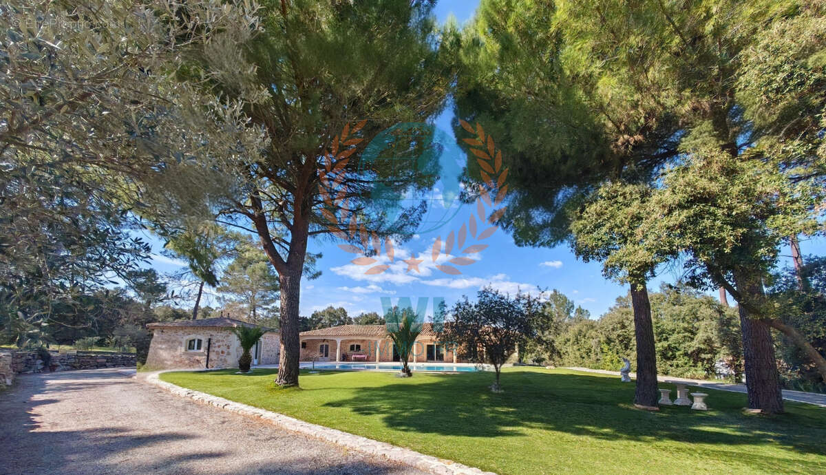 Propriété de charme avec piscine et dépendance - photo 34