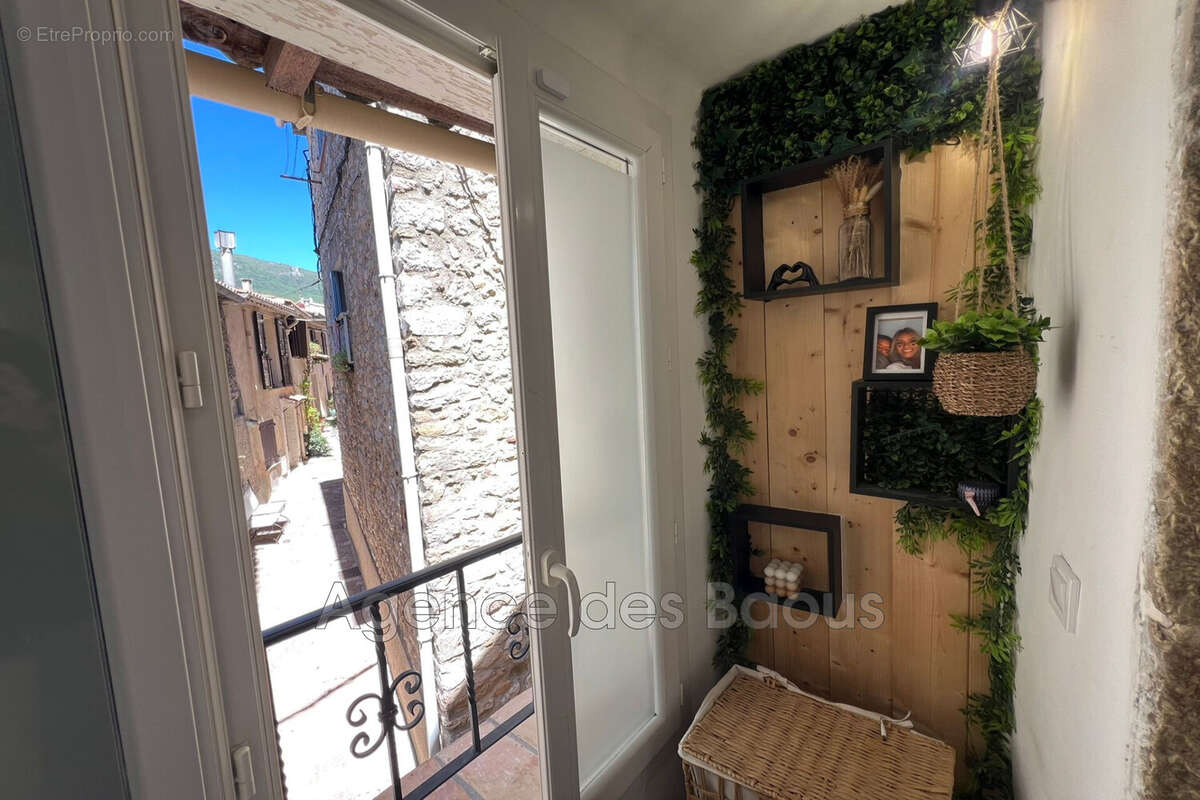Appartement à GATTIERES