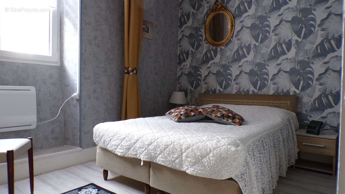 Ainay-le-Château   Maison de village avec deux appartements indépendants - photo 20