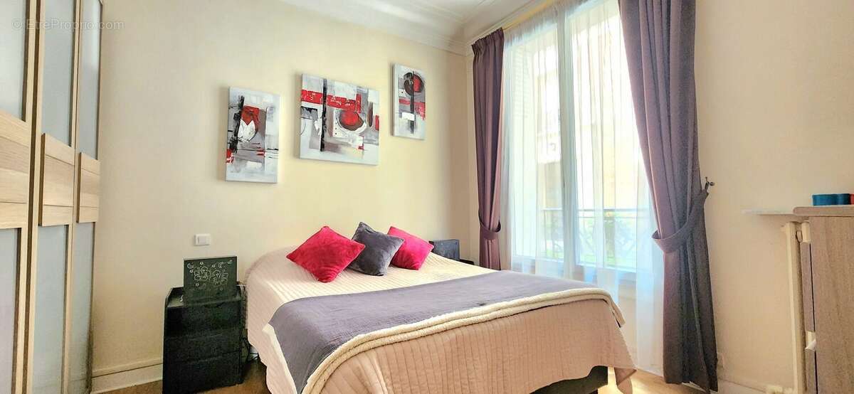 Appartement à NEUILLY-SUR-SEINE