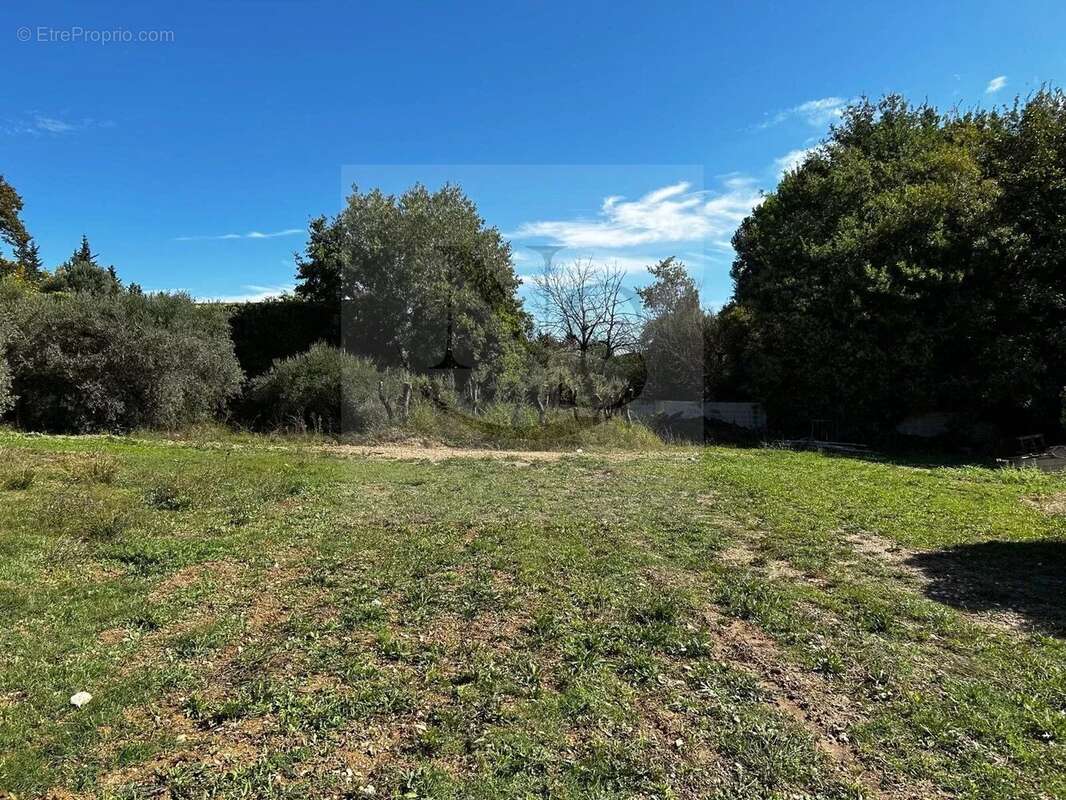 Terrain à AIX-EN-PROVENCE