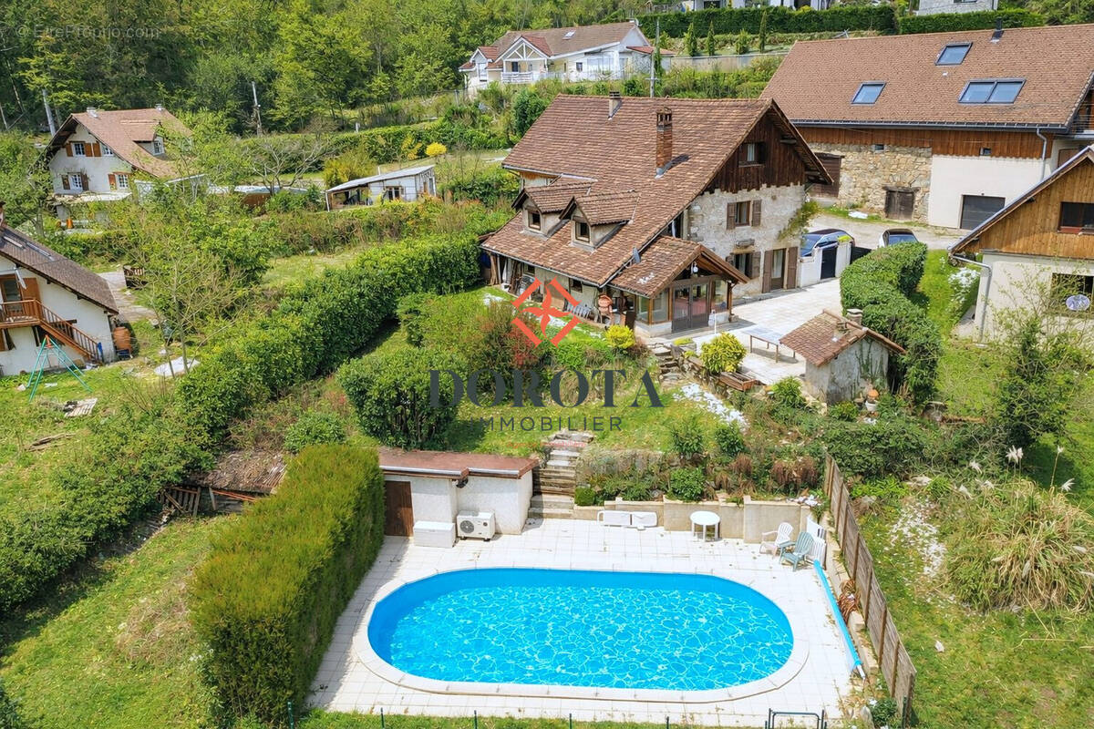 Maison à LA COMBE-DE-LANCEY