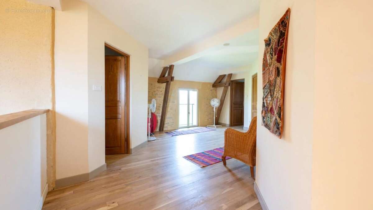 Maison à SALVIAC
