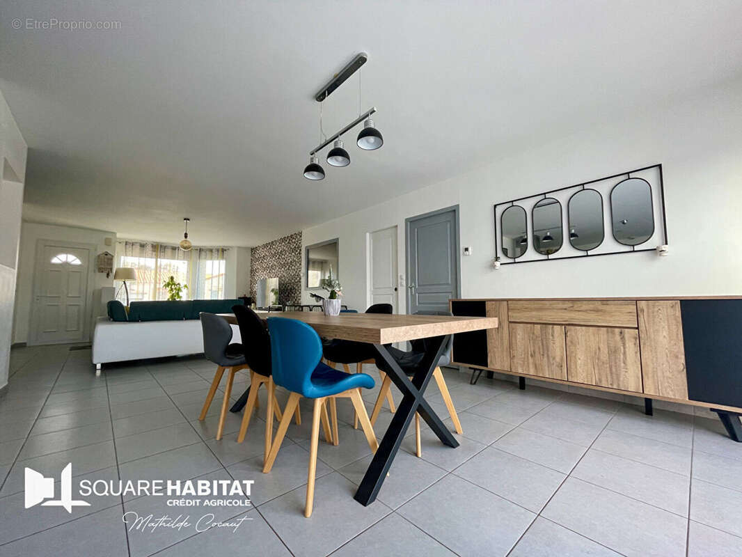 Maison à SAINT-MACAIRE-EN-MAUGES