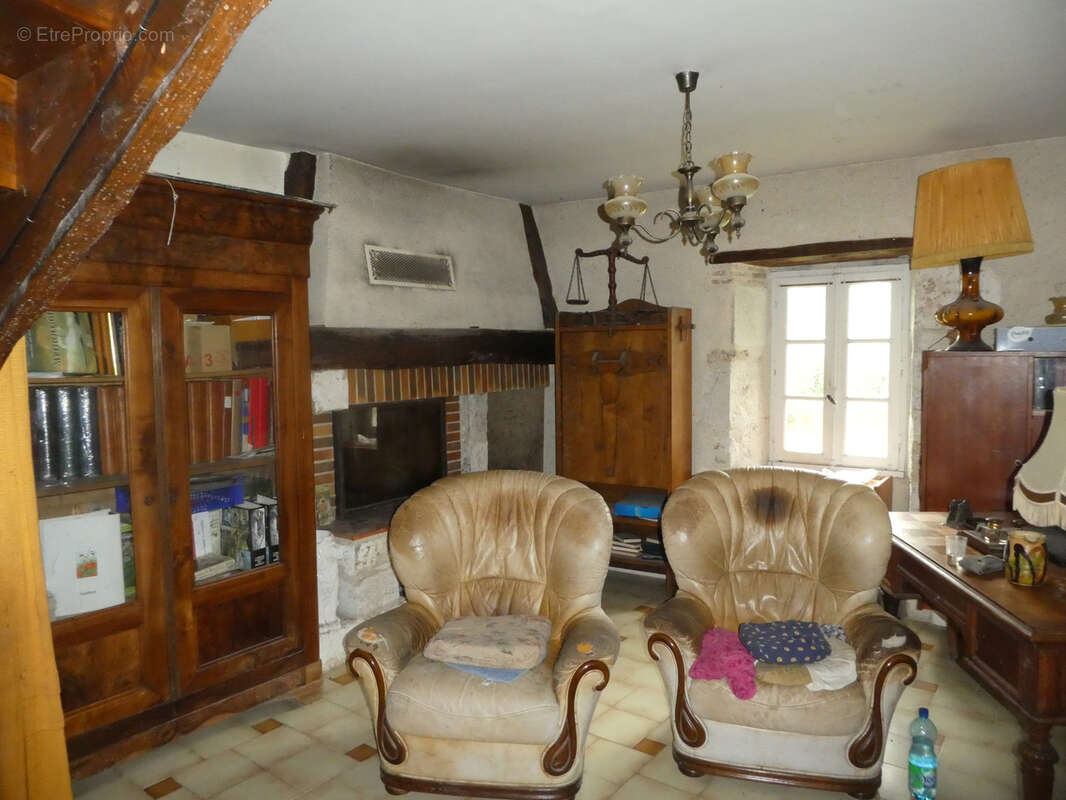 Maison à MONTAIGU-DE-QUERCY