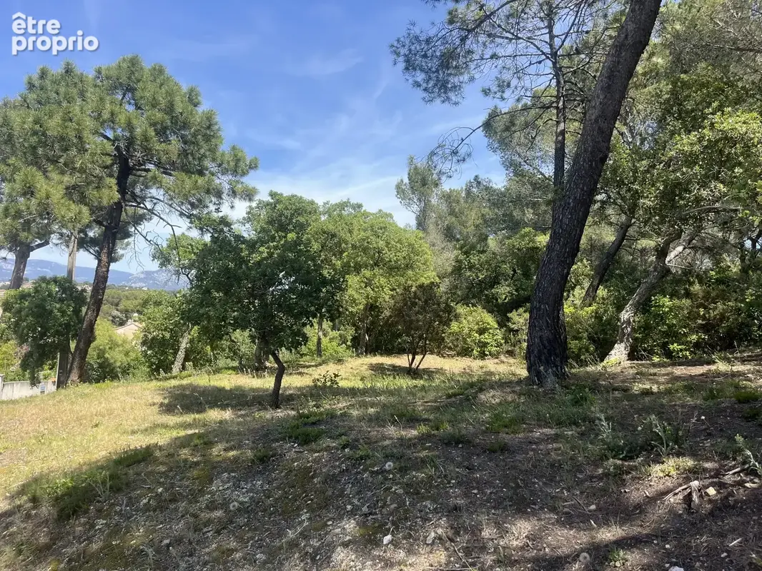 Terrain à SIX-FOURS-LES-PLAGES