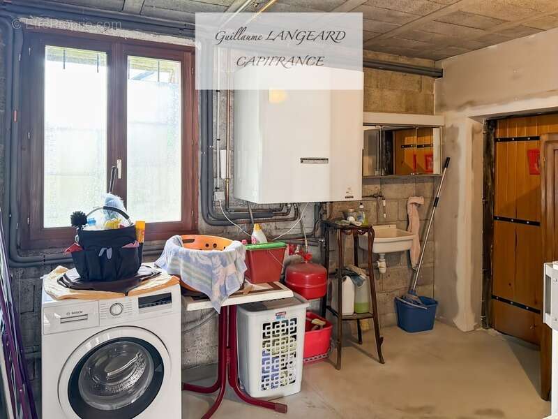 Martignat (01100) - Maison de village en pierres 92 m2, avec dépendances et fort potentiel d'agrandissement - photo 21
