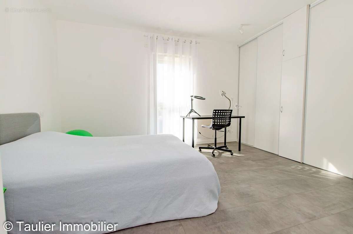 Maison T4 de 2020, chambre et salle d'eau au rdc - photo 16