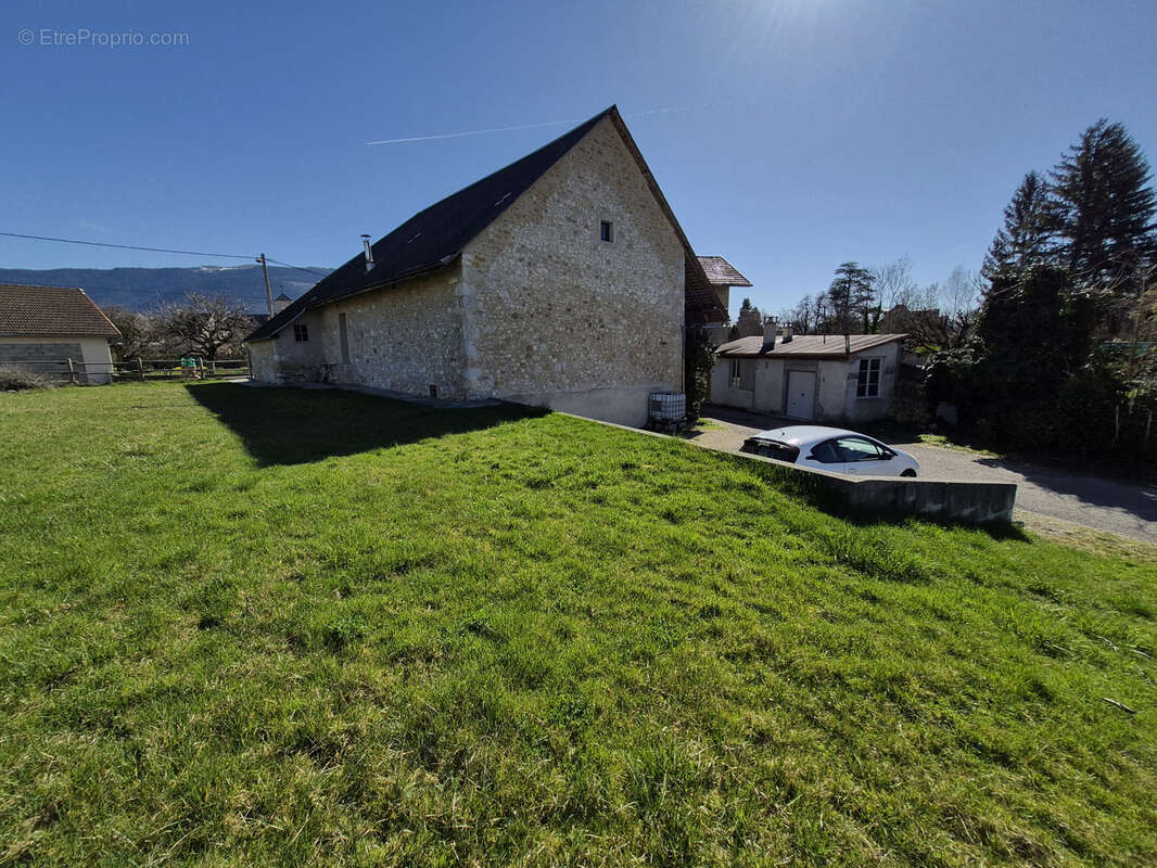Maison à CHAMPAGNE-EN-VALROMEY