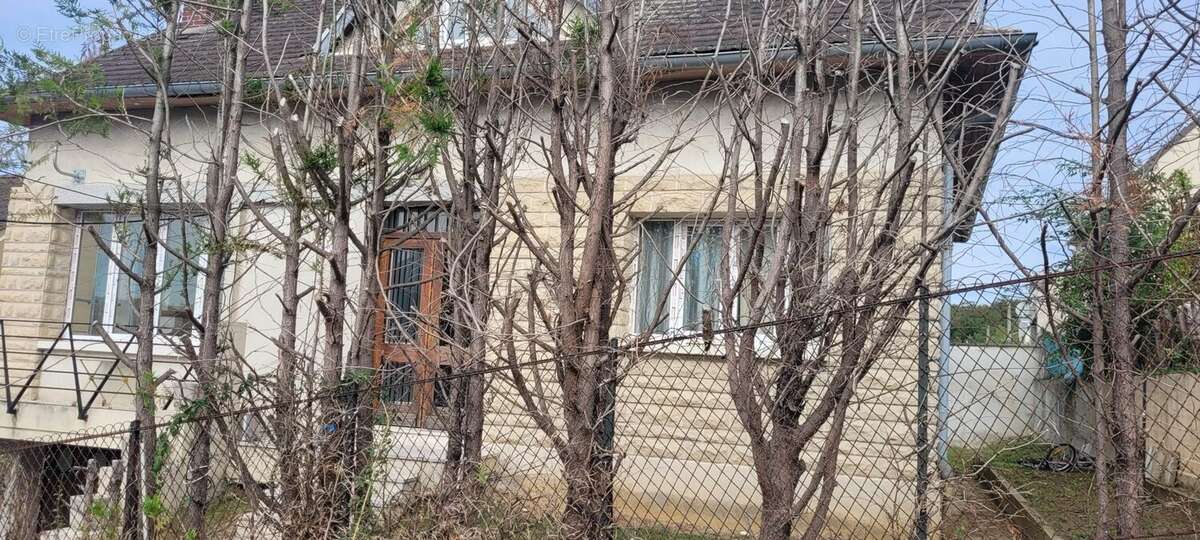 Maison à GOUSSAINVILLE