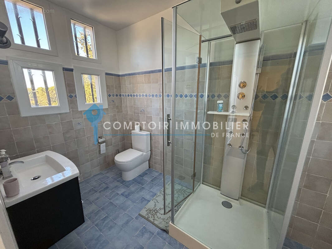 Village en peripherie d'uzes : villa 4 chambres avec piscine et grand terrain - photo 11