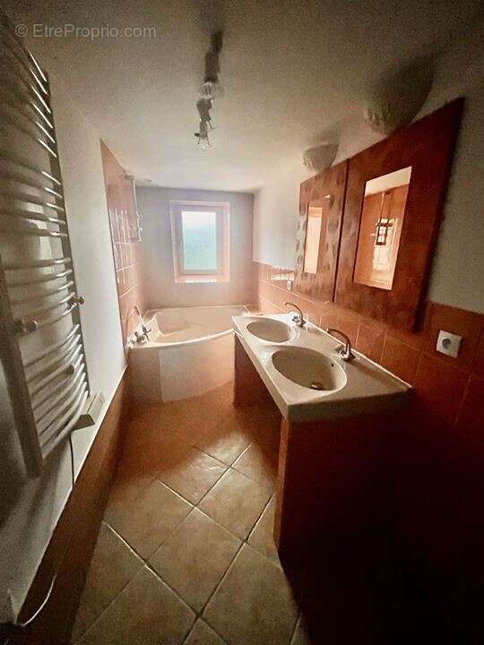 Appartement 100 m² à Luxeuil-Les-Bains  - photo 5