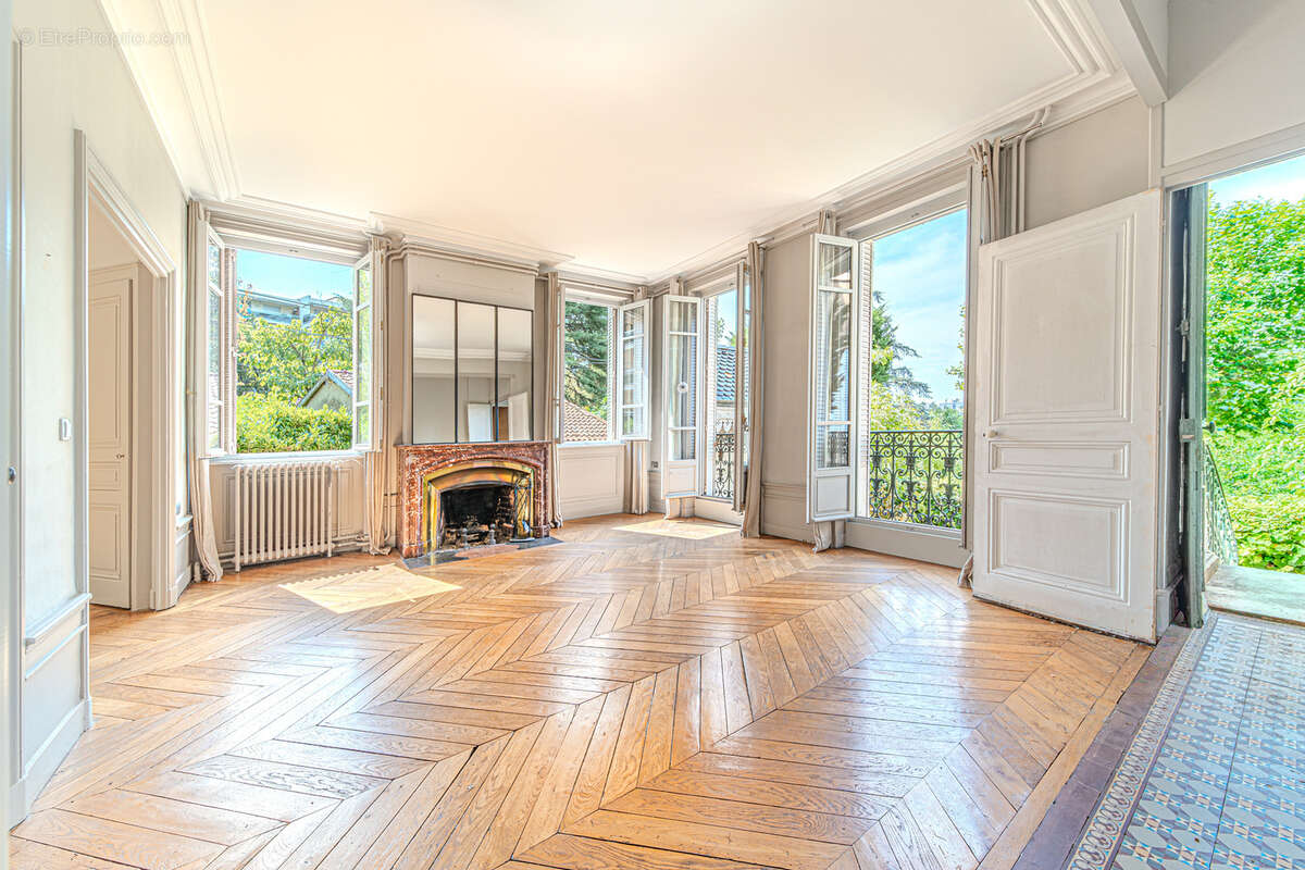 Belle demeure du xixᵉ siecle renovee 8 pieces 250 m2 caluire-et-cuire - photo 2
