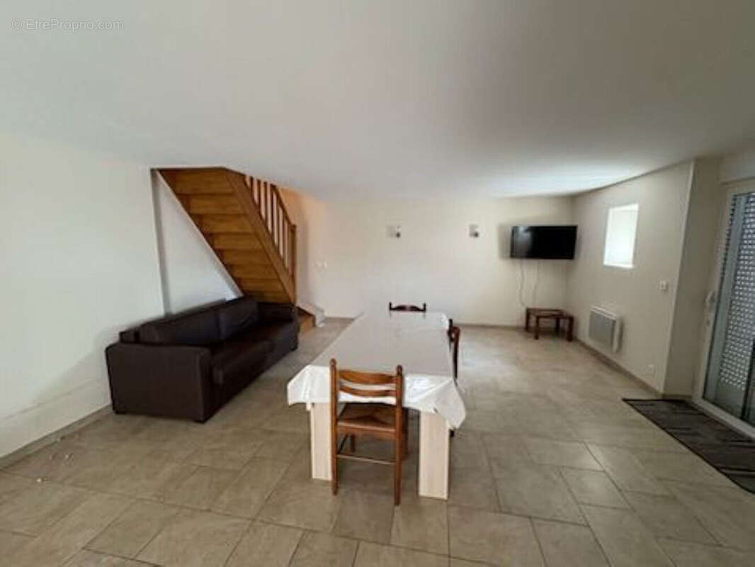 Maison à VENDEUVRE-DU-POITOU