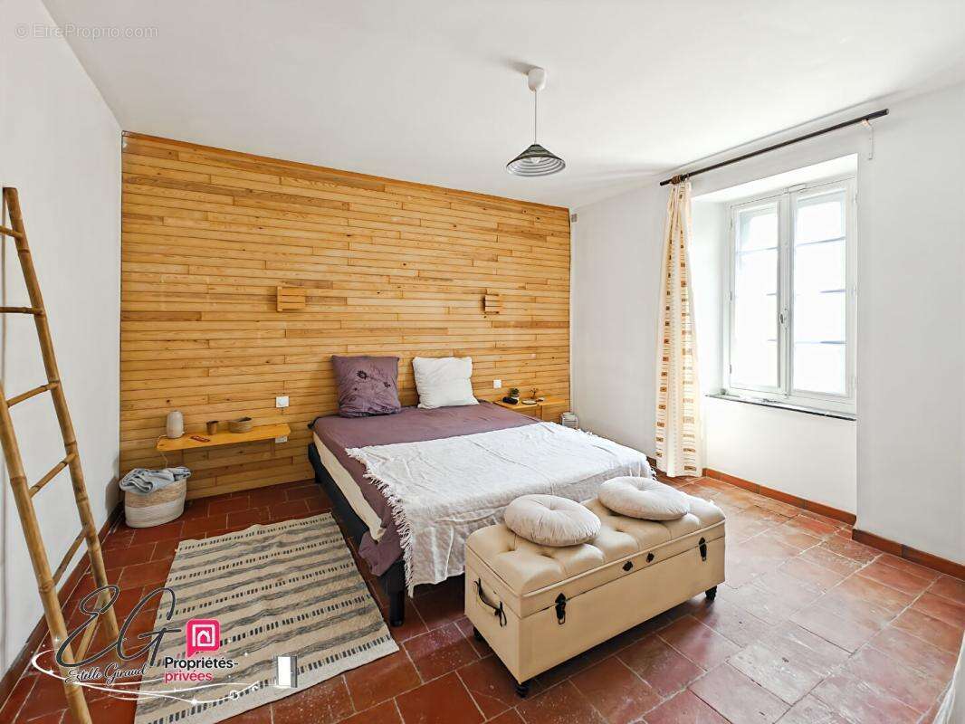 Maison de village avec terrasse, studio indépendant et beau potentiel - photo 8