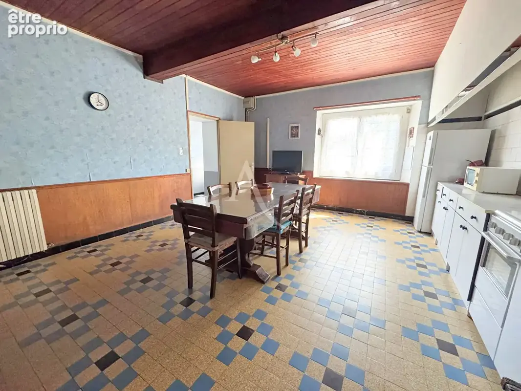 SONNAC SUR L'HERS:  Maison familiale  -  5 pièces  Terrain de 1382 + Hangar de 63 m² - photo 6