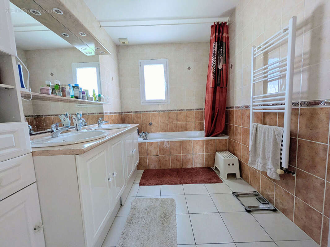 Maison à LA CHAPELLE-SUR-ERDRE