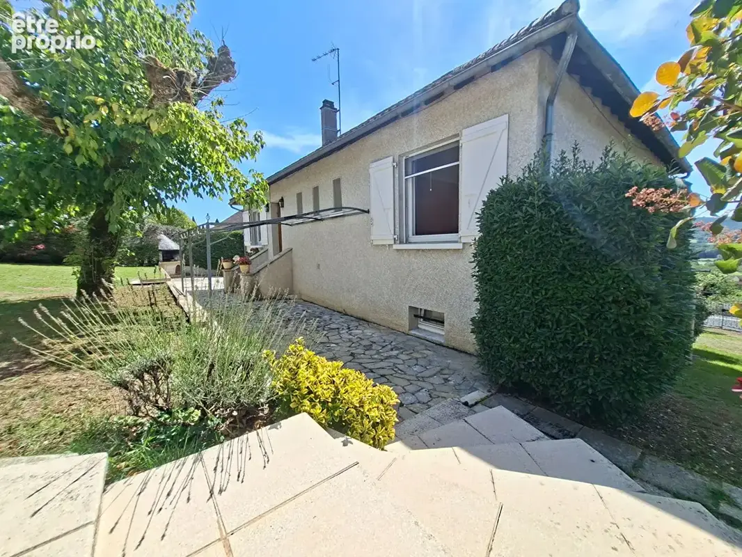 Villa avec piscine à 2 minutes des commodités - photo 15