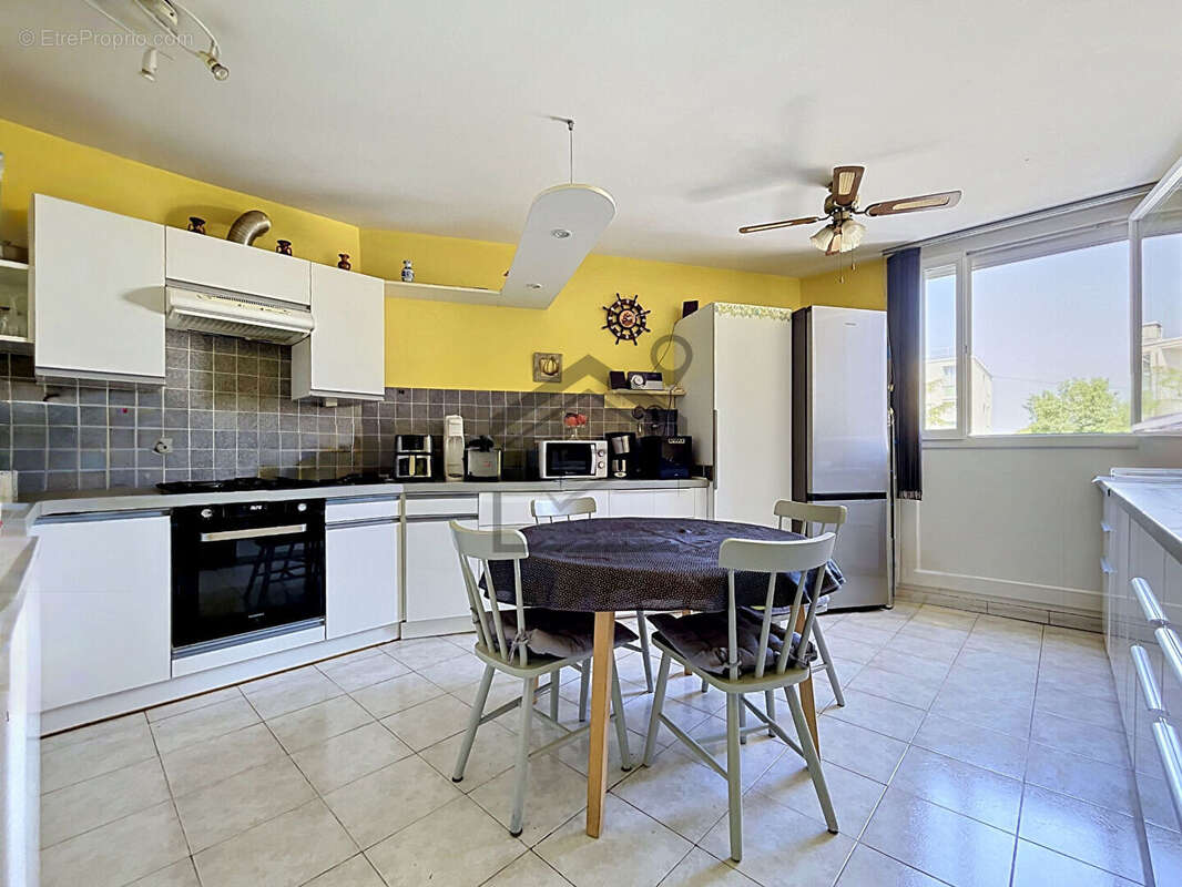 Appartement à ROGNAC