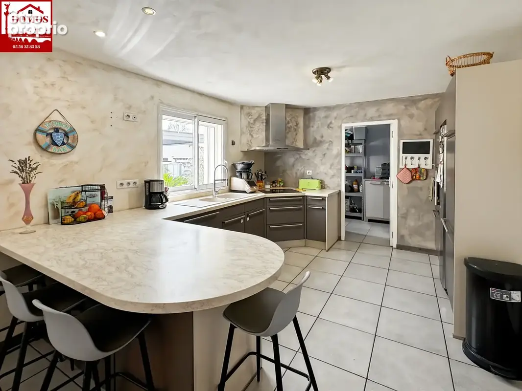 Exclusivité - parempuyre - villa 8 pièces avec piscine - photo 4