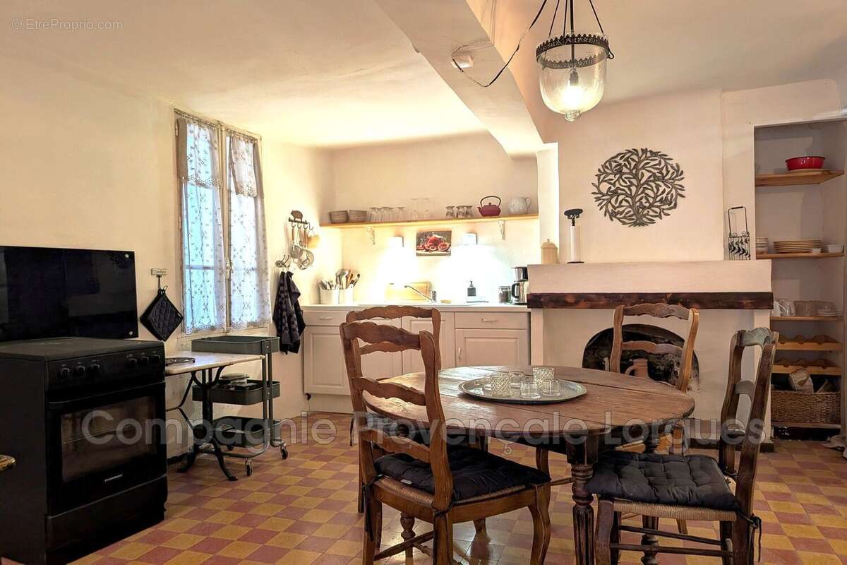 Appartement à COTIGNAC
