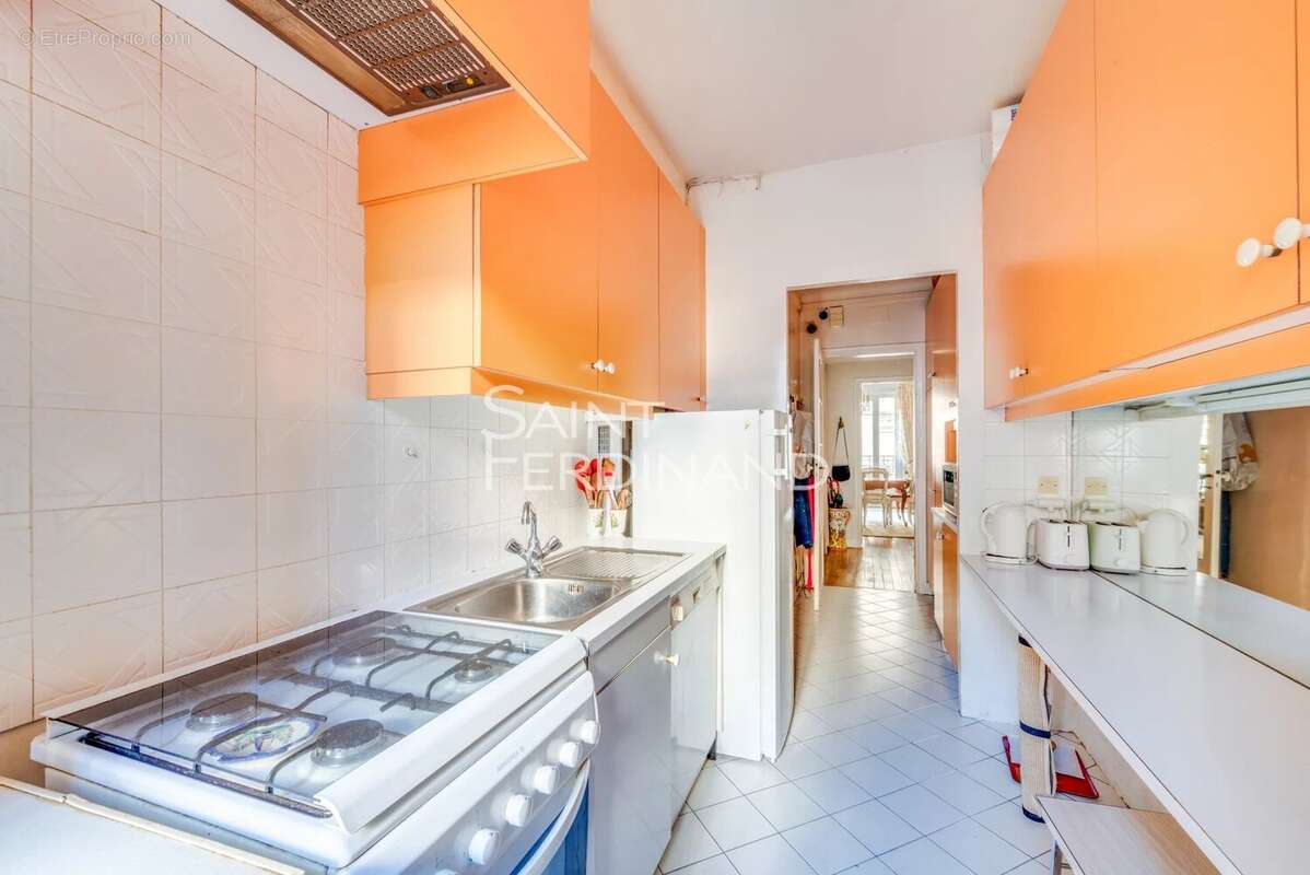 Appartement à NEUILLY-SUR-SEINE