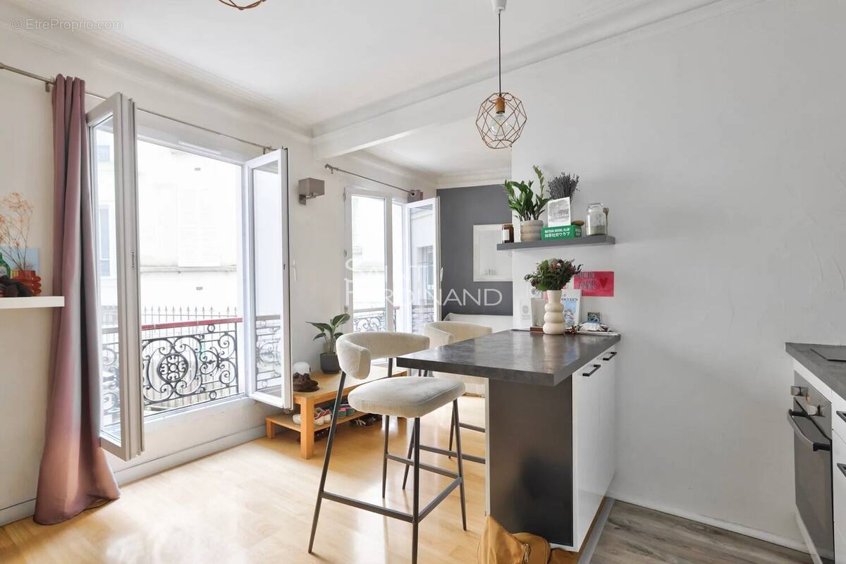 Appartement à PARIS-17E