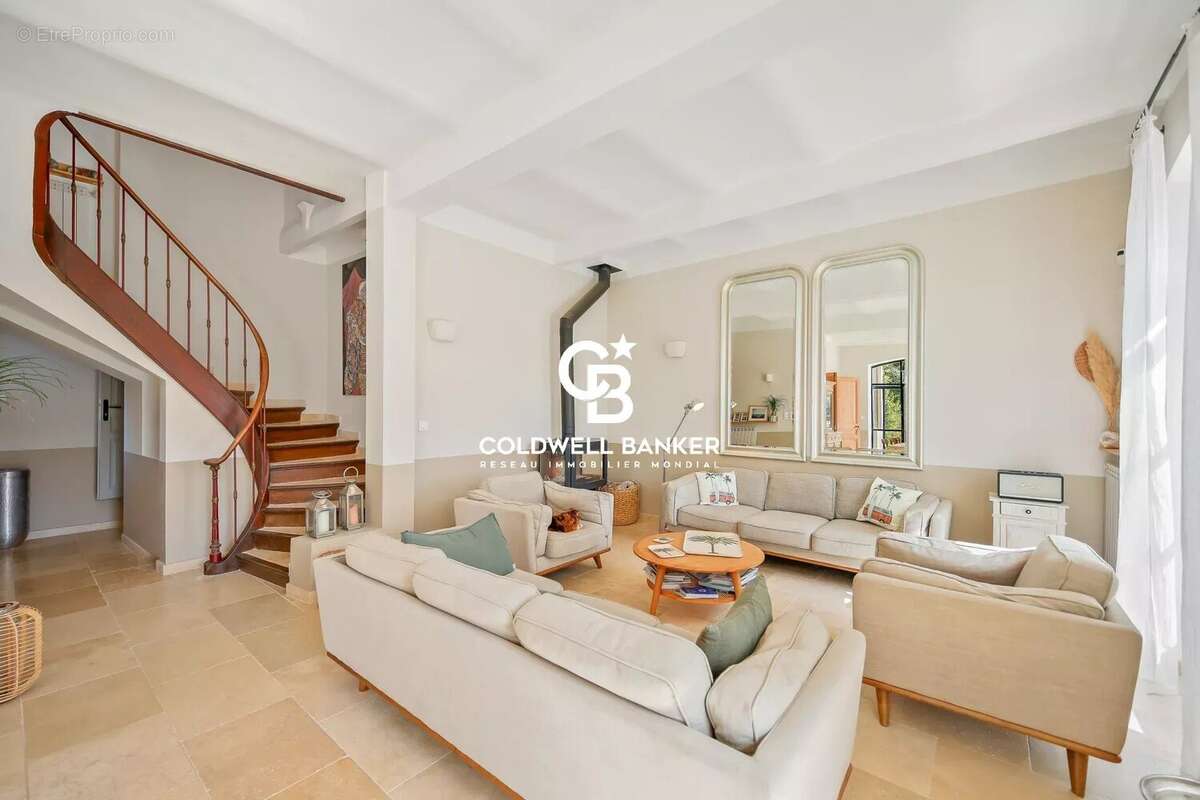 Maison à CARQUEIRANNE