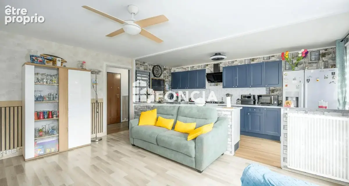Appartement à COMBS-LA-VILLE