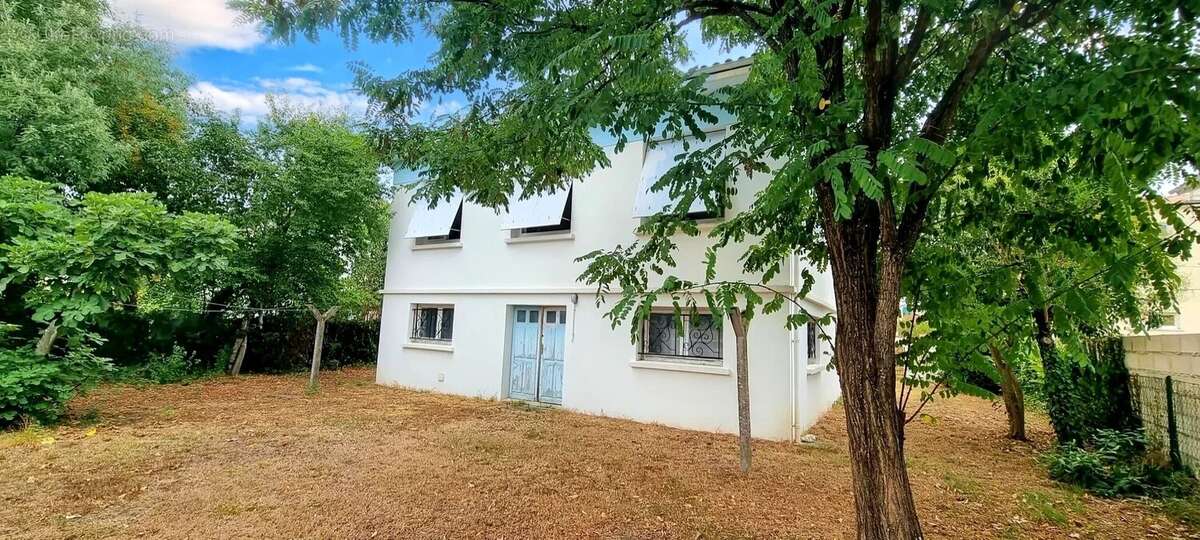 Exclusivite  : maison sur jardin louee 720 € / mois - photo 3