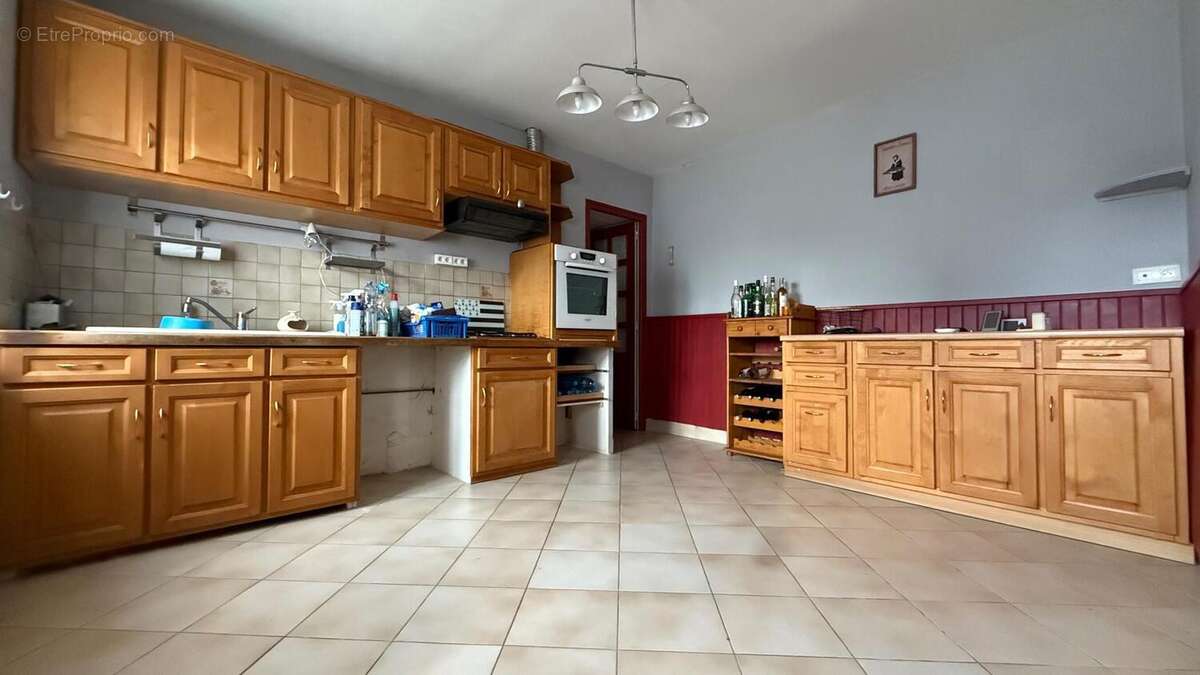 Maison 98 m² à Yevre-La-Ville  - photo 2