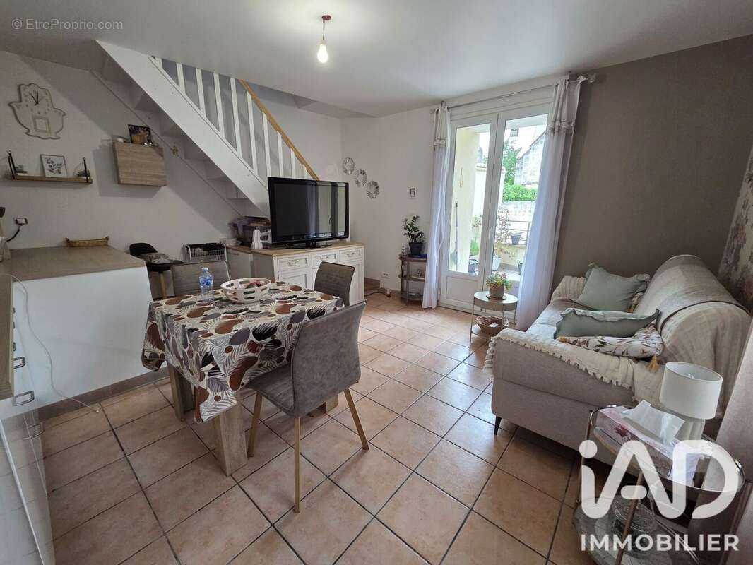 Appartement 230 m² à Louvres  - photo 7