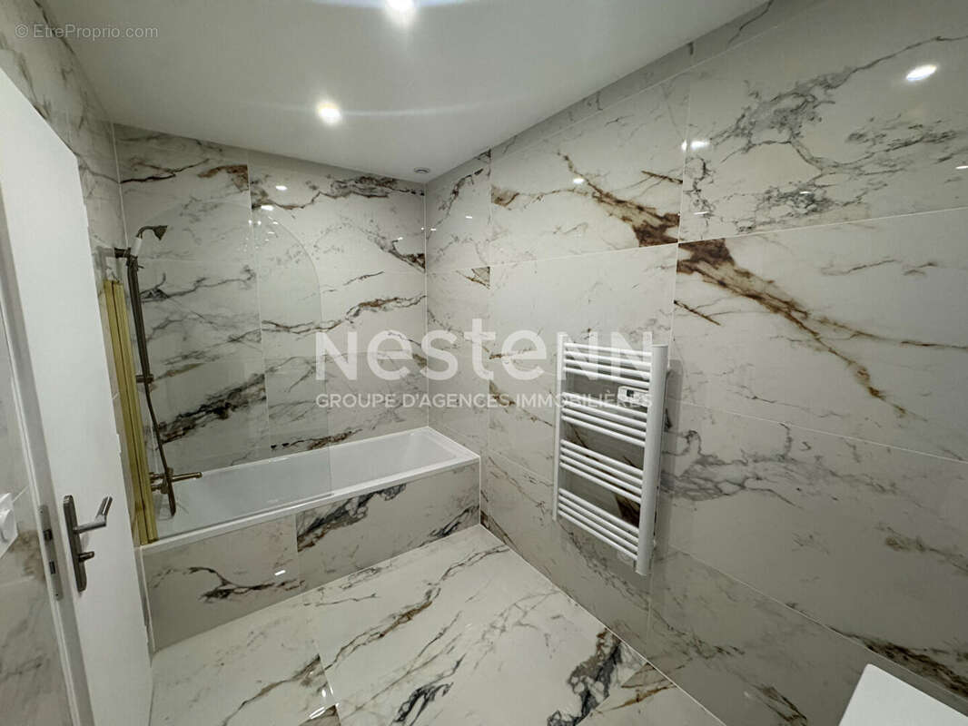 Maison à LES MONTILS