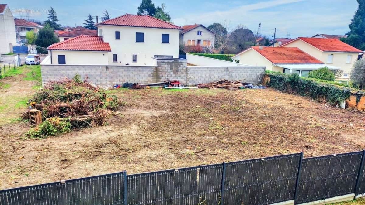 Terrain à SAINT-PRIEST